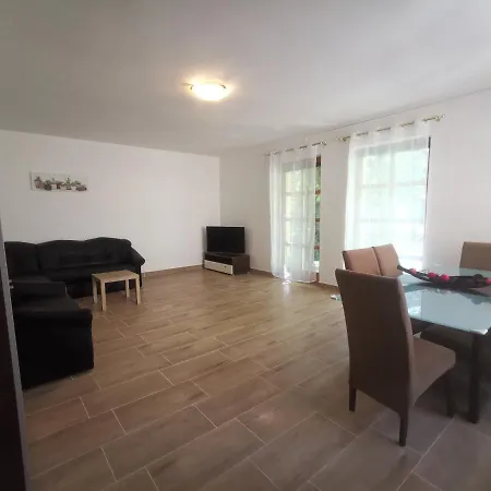 Hella Vendeghaz Guest house