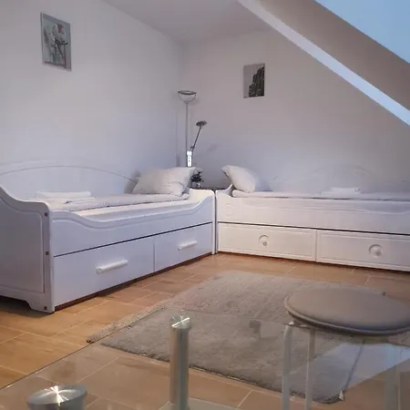 Hella Vendeghaz Guest house